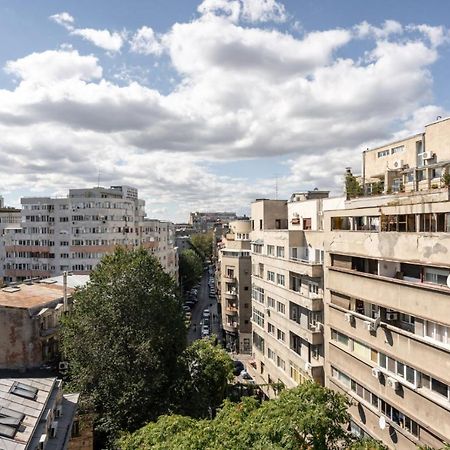 Spacious And Cozy Apartment In Central Бухарест Екстер'єр фото