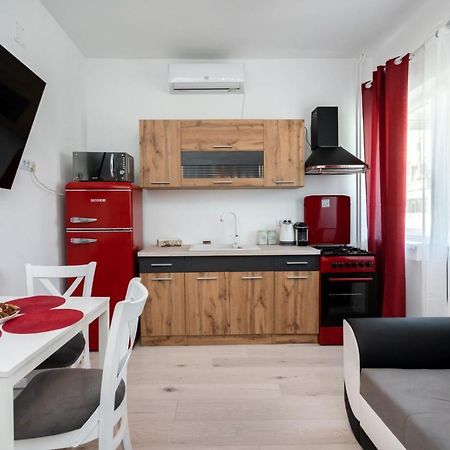 Spacious And Cozy Apartment In Central Бухарест Екстер'єр фото