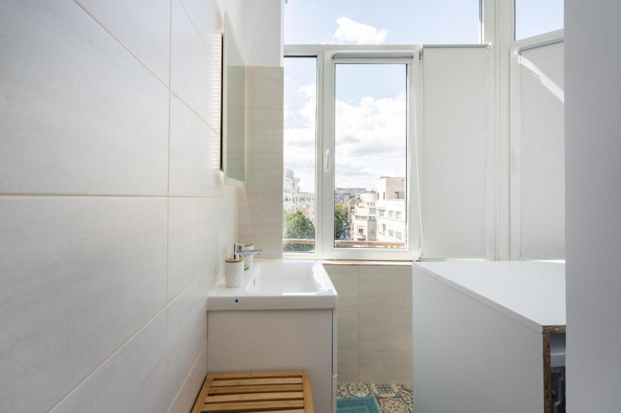 Spacious And Cozy Apartment In Central Бухарест Екстер'єр фото