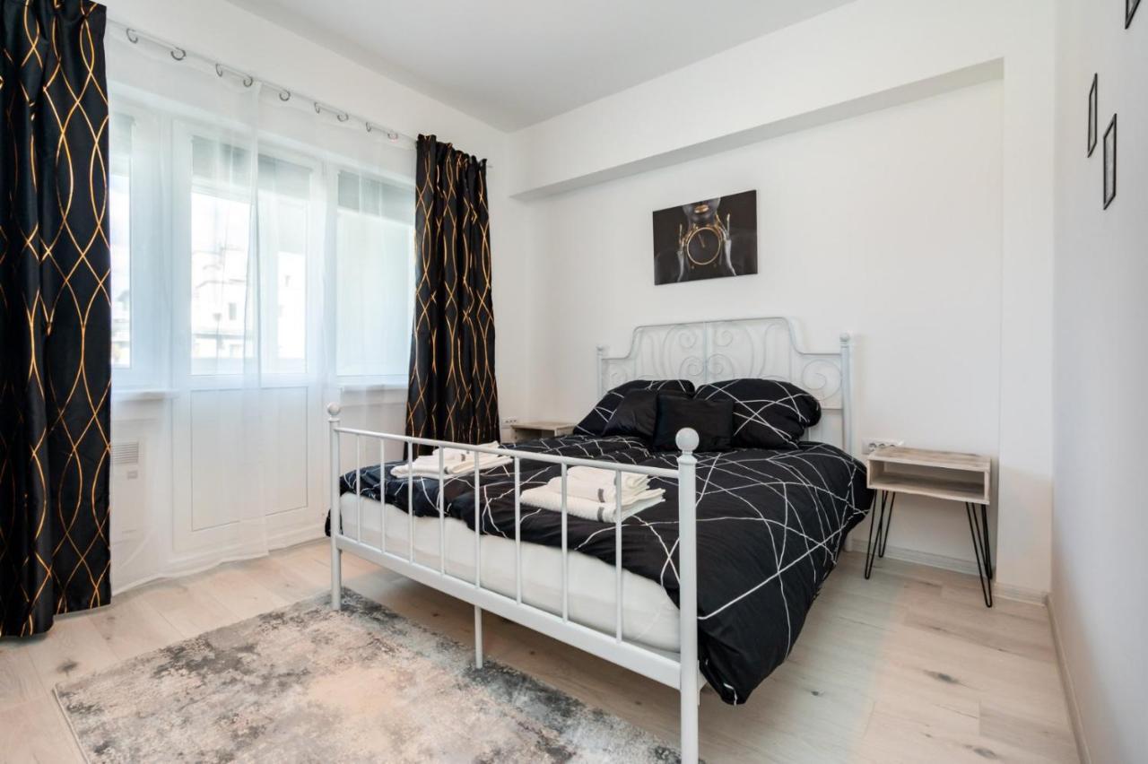 Spacious And Cozy Apartment In Central Бухарест Екстер'єр фото