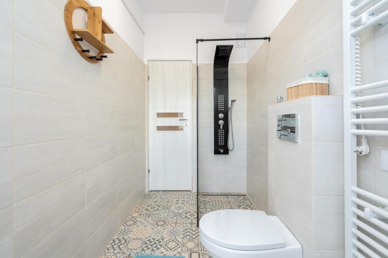Spacious And Cozy Apartment In Central Бухарест Екстер'єр фото