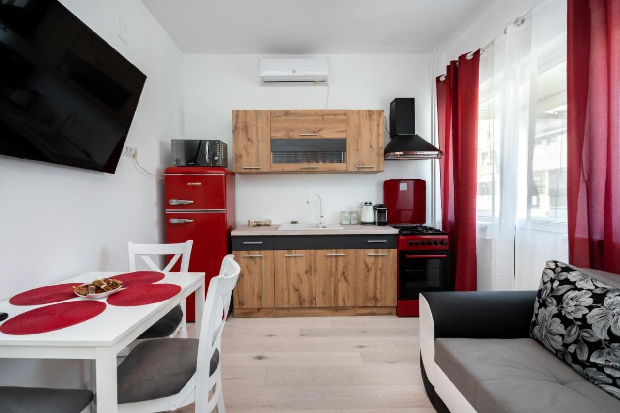 Spacious And Cozy Apartment In Central Бухарест Екстер'єр фото